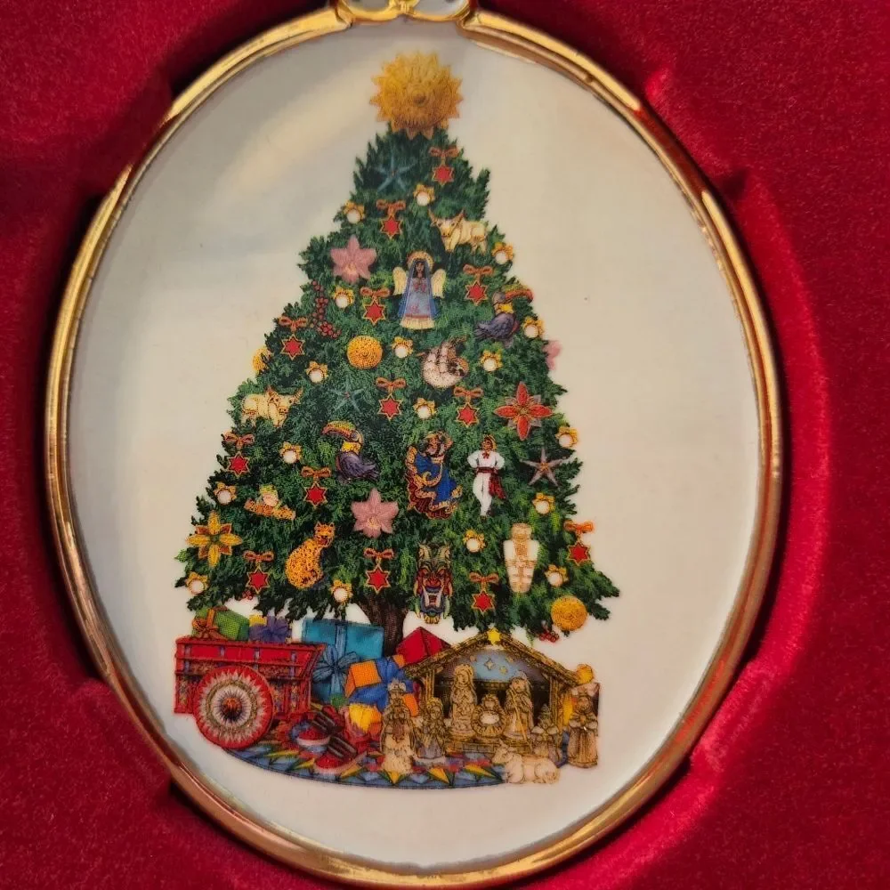 🎄🛍💜LENOX 2021 CHRISTMAS TREES AROUND THE WORLD ORNAMENT WITH BOX